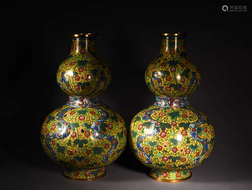 A PAIR OF CLOISONNÉ ENAMEL GOURD SHAPE VASES, 19TH CENTURY