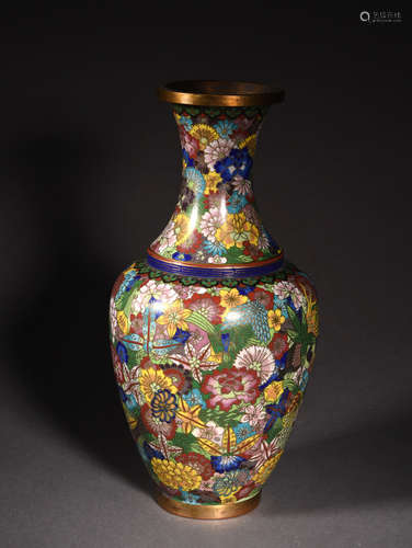 A CLOISONNÉ ENAMEL MILLE FLEURS VASE, 19TH CENTURY