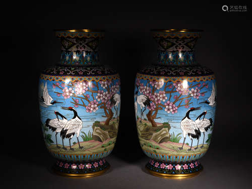 A PAIR OF CLOISONNÉ ENAMEL BOTTLE VASES, 19TH CENTURY