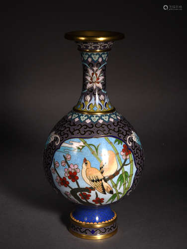 A CLOISONNÉ ENAMEL VASE, 19TH CENTURY