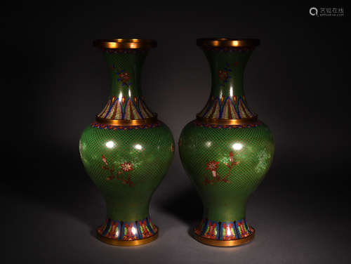 A PAIR OF CLOISONNÉ ENAMEL VASES, 19TH CENTURY