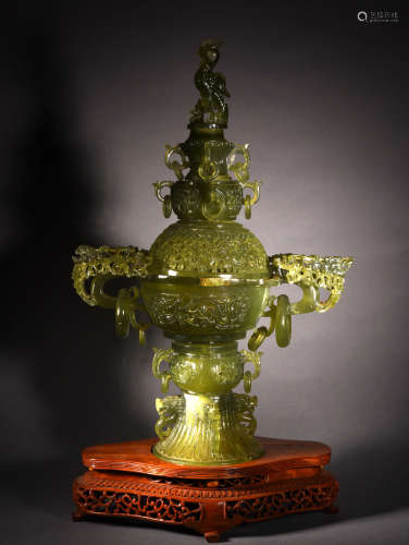 A RETICULATED JADE CENSER, 19TH CENTURY