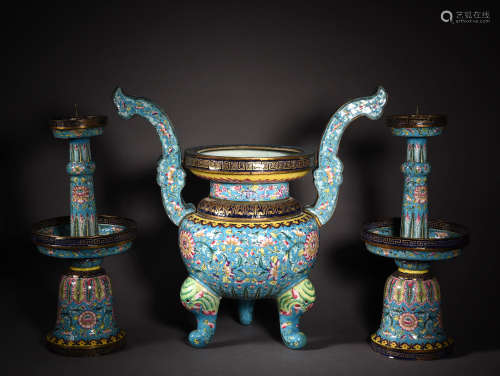 A PAINTED PAINTED ENAMEL THREE- PIECE ALTER GARNITURE, 18TH/19TH CENTURY