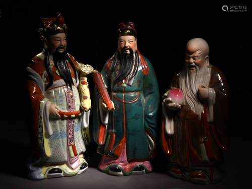 A GROUP OF FAMILLE ROSE THREE STAR GODS, 18TH CENTURY