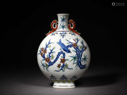 A BLUE AND WHITE MAGPIE AND PRUNUS MOON FLASK, BIANHU, 18TH CENTURY