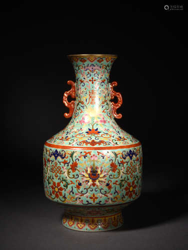 A TURQUOISE GROUND AND FAMILLE ROSE DECORATED VASE, 18TH CENTURY