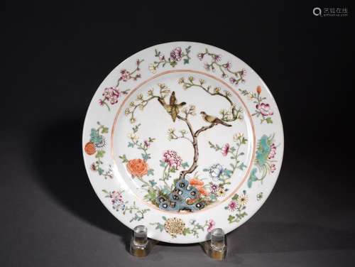 A FAMILLE ROSE FLORAL AND BIRDS DISH, 19TH CENTURY