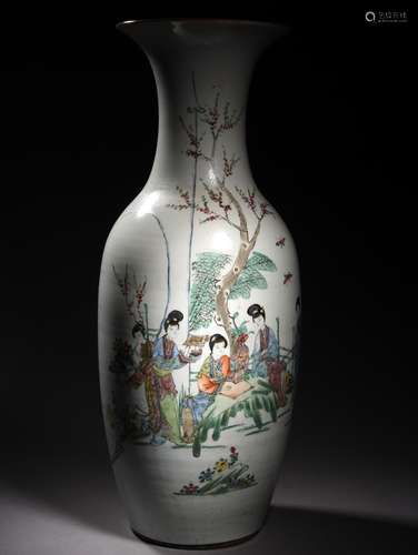 A FAMILLE ROSE ELEGANT BEAUTIES VASE, 19TH CENTURY