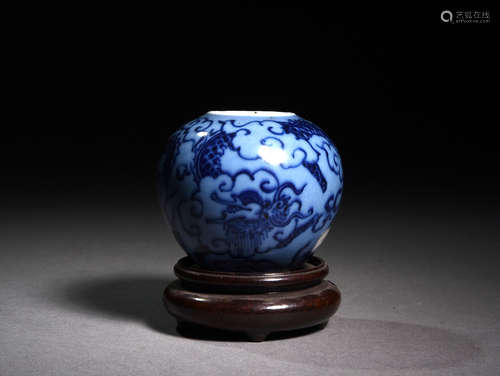 A BLUE AND WHITE DRAGON AND CLOUDS WATER CONTAINER, 18TH CENTURY