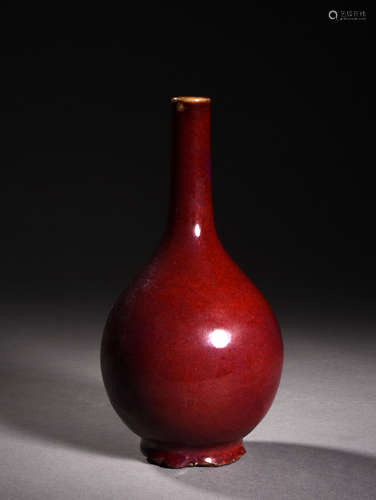 A FLAMBÉ-GLAZED PEAR SHAPED VASE, 18TH CENTURY