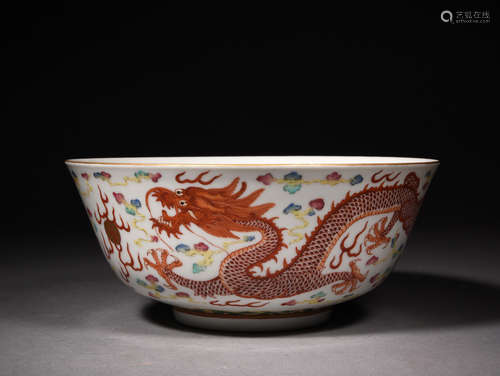 A FAMILLE ROSE DRAGON BOWL, 19TH CENTURY