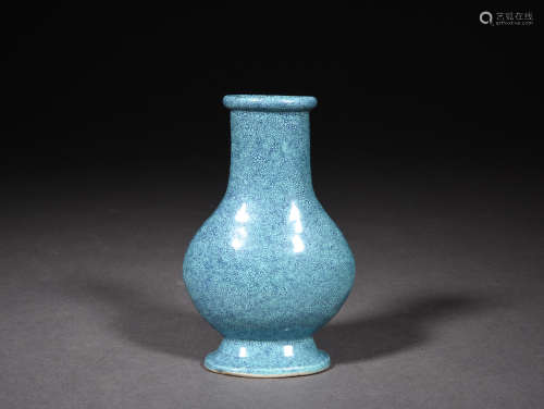 A ROBIN’S EGG VASE, BIANHU, 18TH/19TH CENTURY