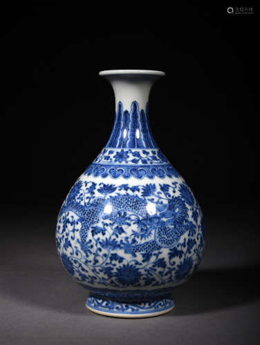 A BLUE AND WHITE DRAGON YUHU, 18TH CENTURY