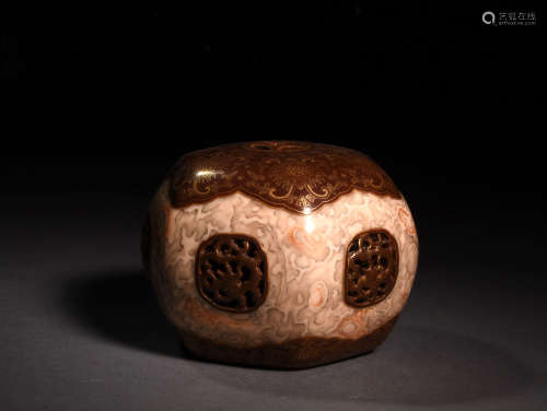 A FAUX MARBRE PAPER WEIGHT, 18TH CENTURY