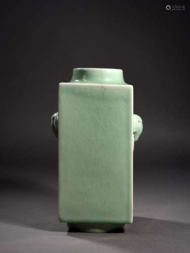 A CELADON-GROUND SQUARE VASE, 19TH CENTURY