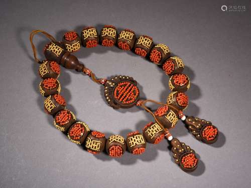 AN AGILAWOOD ROSARY QING DYNASTY, 18TH CENTURY