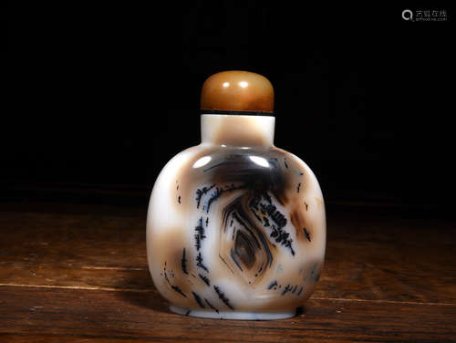 AN AGATE SNUFF BOTTLE, 18TH/19TH CENTURY