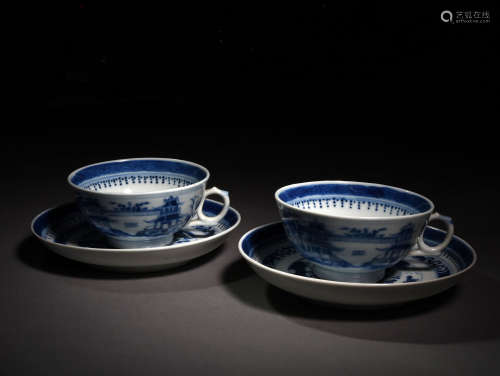 A PAIR OF BLUE AND WHITE TABLEWARES, 19TH CENTURY