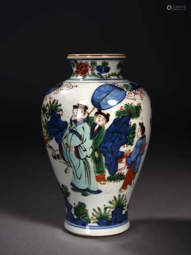 A FAMILLE VERTE FIGURES PLUM VASE, 17TH CENTURY