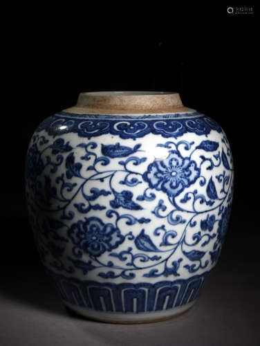 A BLUE AND WHITE FLORAL SCROLL JAR, 17TH CENTURY