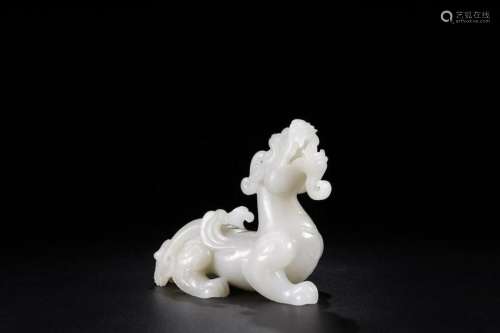 A CHINESE WHITE JADE DRAGON STATUE, QING DYNASTY