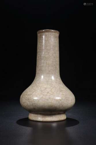 A CHINESE GE WARE VASE, QING DYNASTY