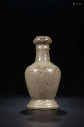 A CHINESE GE WARE GARLIC HEAD VASE, QING DYNASTY