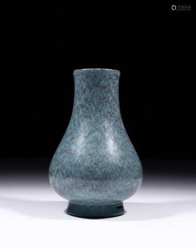 A CHINESE JUN WARE GLAZED VASE, QIANLONG PERIOD,QING