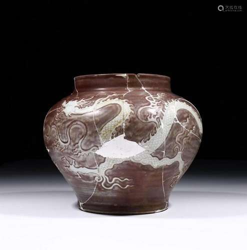 A CHINESE UNDERGLAZE RED JAR, MING DYNASTY