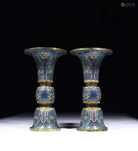 A PAIR OF CHINESE CLOISONNÃ FLOWER VASE WITH QIANLONG