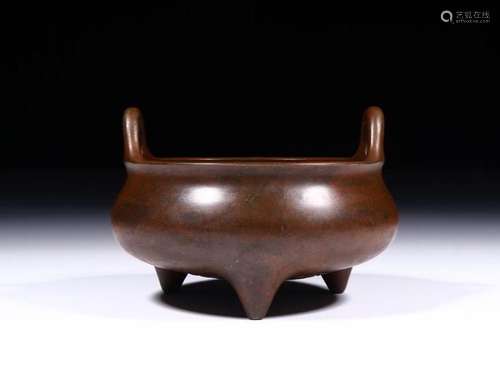 A CHINESE COPPER TRIOPOD CENSER, QING DYNASTY