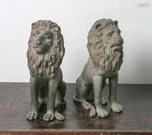 Löwenpaar (20. Jahrhundert), Metall bronziert, patiniert, Darstellung der sitzender Löwen,je