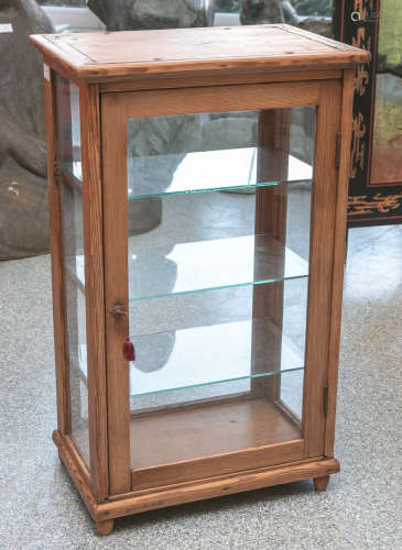 Kl. Sammlervitrine (Historismus, um 1900), Weichholz, 1-türig, verglast, 3 Einlegebödenaus Glas,