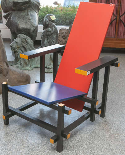 Red/Blue-Chair-Replikat (neuzeitlich, um 1918/23), nach Vorbild von Gerrit Rietveld,Buchenholz