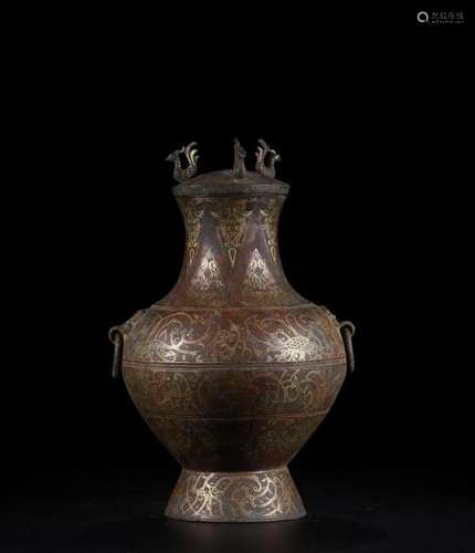 A CHINESE ARCHAIC BRONZE WINE VESSEL WITH COVER, QING