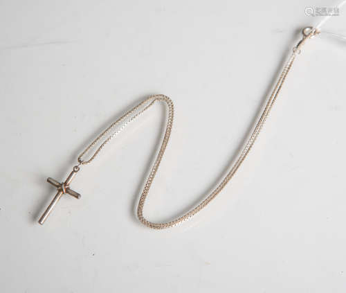 Halskette m. Anhänger in Form eines Kreuzes, 925er Silber, L. ca. 20,5 cm, Gewicht ca. 3,5g.