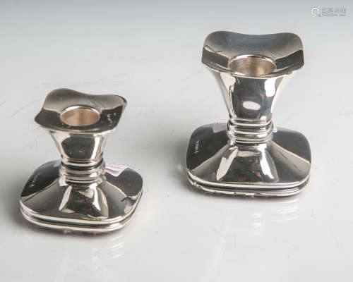 Zwei kleine Kerzenständer aus Silber (Feingehalt 925, Herstellerpunze Deyhle Gebrüder,Schwäbisch