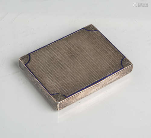 Etui/Dose aus Silber (Feingehalt 900, Herstellerpunze F. B.), Art Déco, blau emaillierterRand, innen