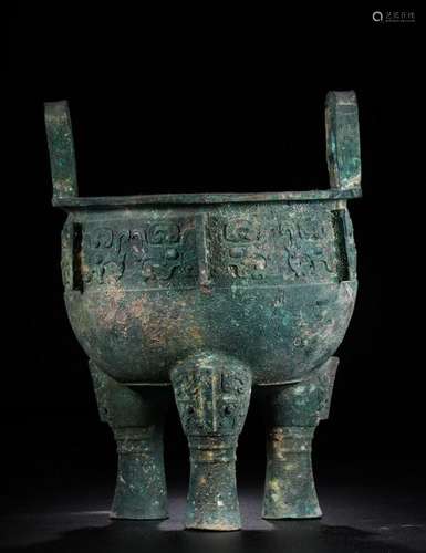 A CHINESE ARCHAIC BRONZE TRIPOD CENSER, QING DYNASTY