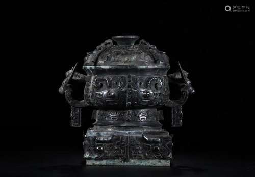 A CHINESE ARCHAIC BRONZE RITUAL VESSEL, QING DYNASTY