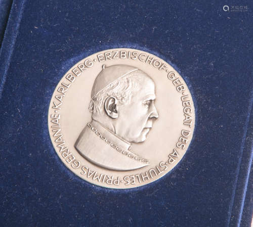 Silbermedaille (1974), Silber 900, Karl Berg Erzbischof, Dom zu Salzburg, Entwurf vonGiacomo Mazu (