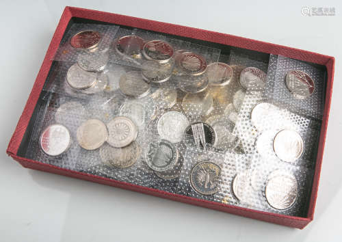 Konvolut von 10-Mark-Sondermünzen (BRD, 1970er - 1980er), 142 Stück, bestehend aus:Persönlichkeiten,