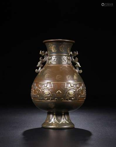 A CHINESE COPPER DRAGON VASE, WITH QIANLONG FOUR