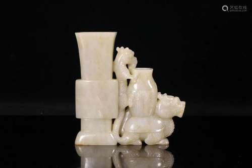 A CHINESE WHITE JADE VASE, QING DYNASTY