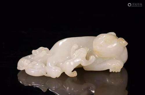 A CHINESE WHITE JADE ANIMAL STATUE, QING DYNASTY