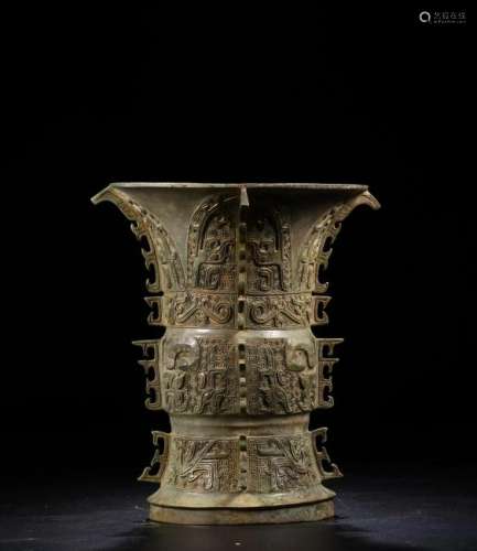 A CHINESE ARCHAIC BRONZE VASE SHAPED STATUE, QING