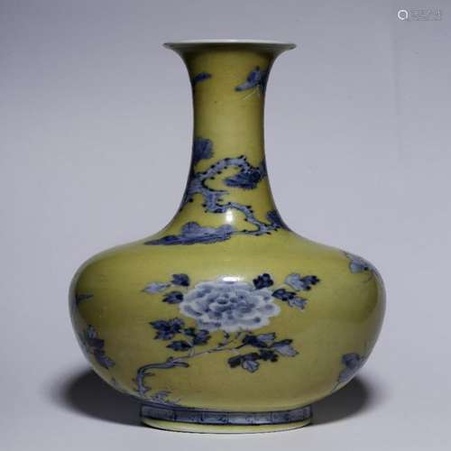 A CHINESE BLUE AND WHITE YELLOW GLAZED VASE, XIANFENG