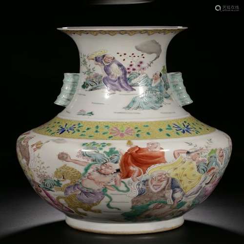 A CHINESE FAMILLE ROSE VASE(ZUN) WITH EIGHTEEN  LUOHAN