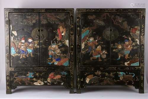 A PAIR OF CHINESE BLACK LACQUER CABINET,QIANLONG