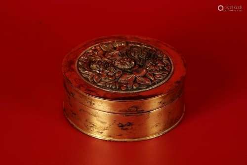 A FINE CHINESE GILT-BRONZE BOX WITH PEONY CARVING,